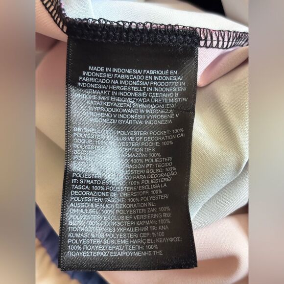 The North Face Multicolor romper NWOT - Picture 4 of 4